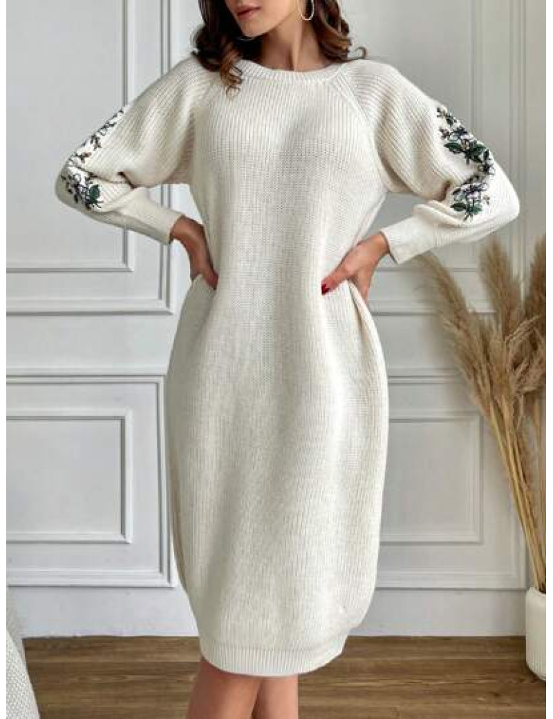 Rochie midi, stil pulover cu aplicatii florale pe maneci, alb
